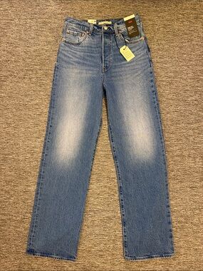 Levi’s Ribcage Straight Ankle Jeans